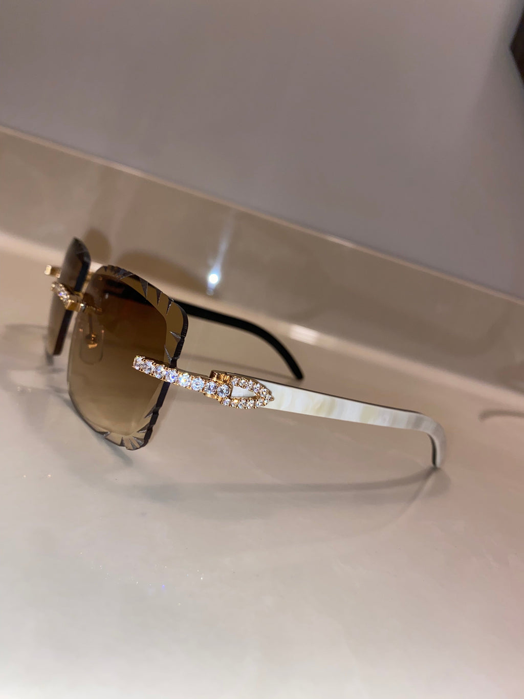White Buffs Hennessy Large Cut Lens Diamond Frame