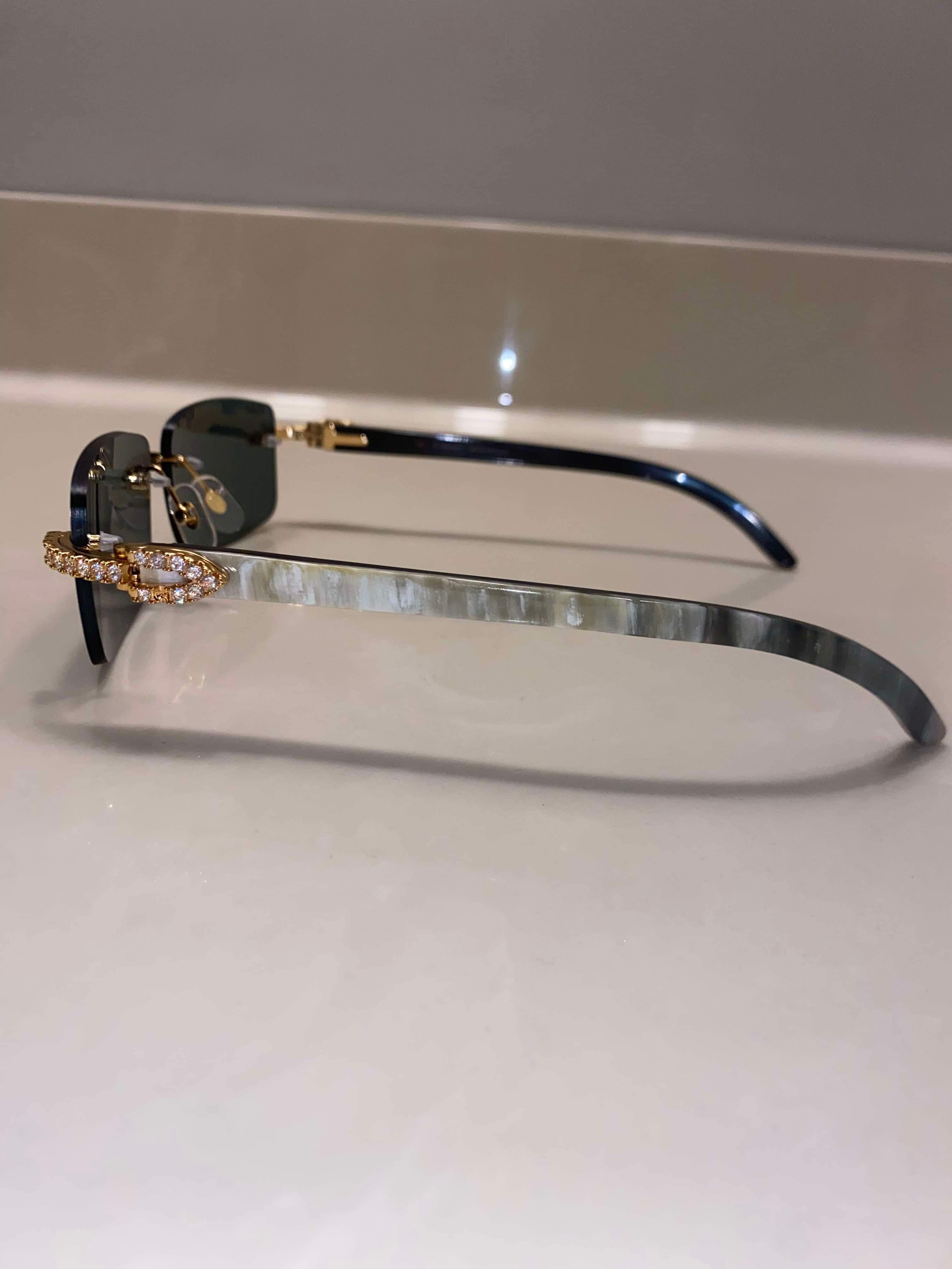 White Buffs Black Lens Diamond Frame Classic Size