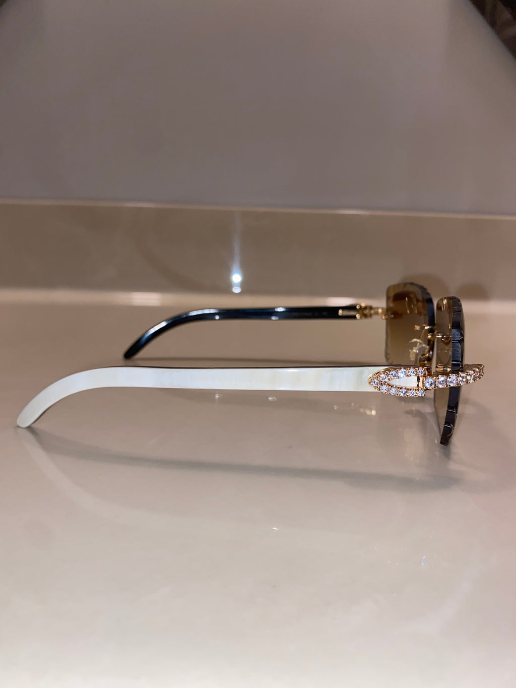 White Buffs Hennessy Large Cut Lens Diamond Frame