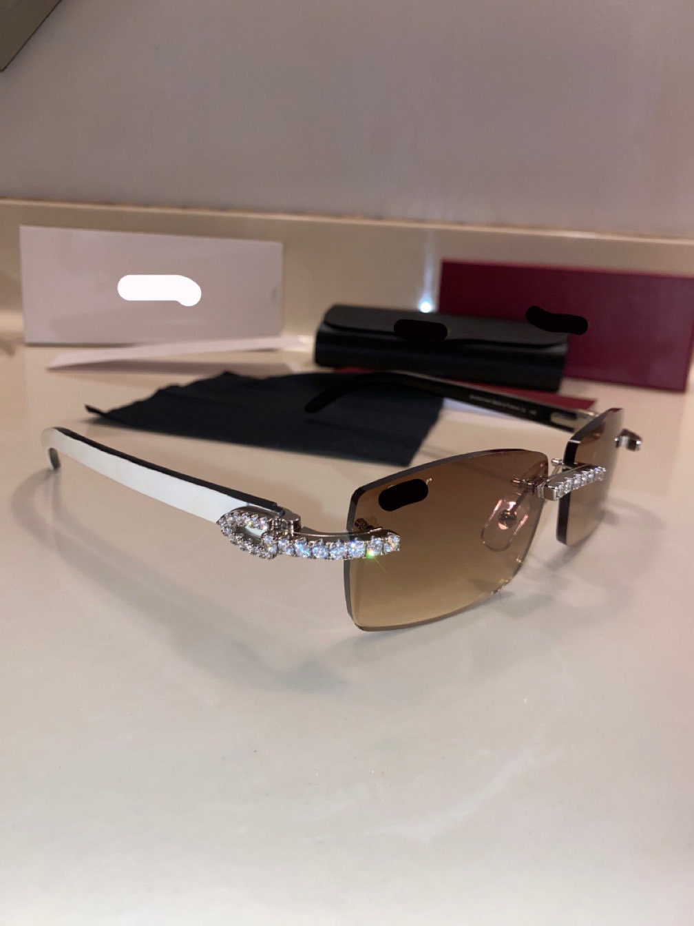 Classic Hennessy Silver/Gold Diamond White Buffs